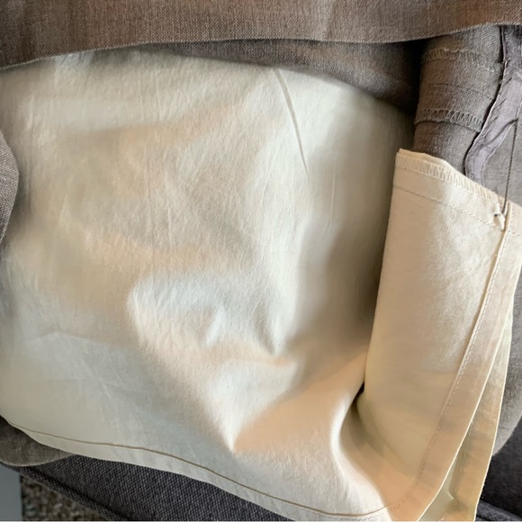 J crew brown skirt with small slit on back lined size 2 - Picture 7 of 9